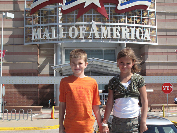 The next morning at the Mall of America, bright and early.