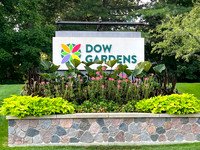 From Essexville we drove to Midland to visit the Dow Gardens.  They opened at 9 and we arrived at 9: