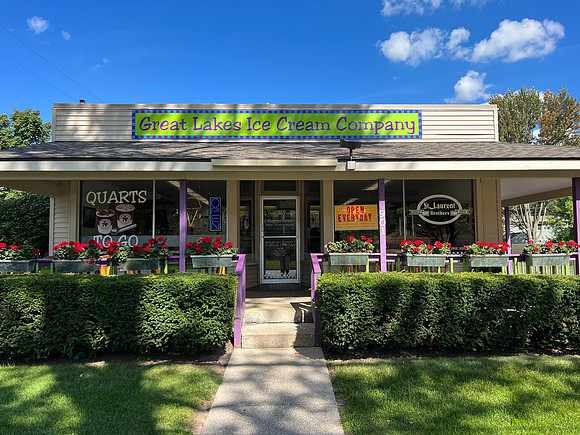 Lunch today was at the Great Lakes Ice Cream Company in Midland.  Really yummy!