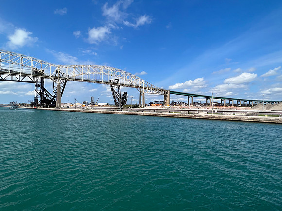 This is the international bridge to Canada.
