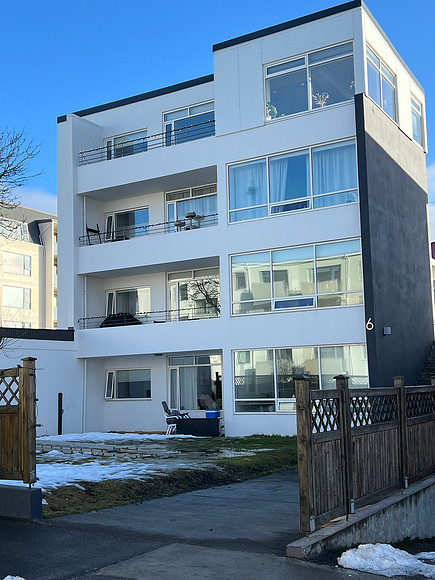 After 4 hours at the Blue Lagoon, and enjoying a massage & facial mask, we had transportation back to Reykjavik.  We walked several blocks with our luggage to the apartment - upstairs to the top floor