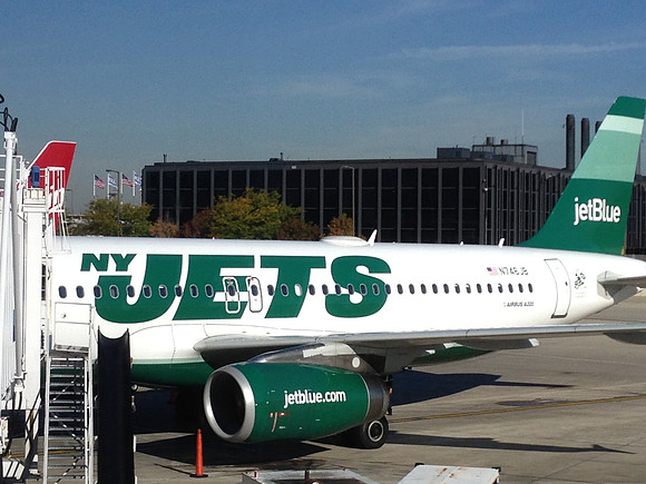 This is the plane that whisked us from Chicago to Boston.  Denny took the picture for our friends in New Jersey who are Jets fans.